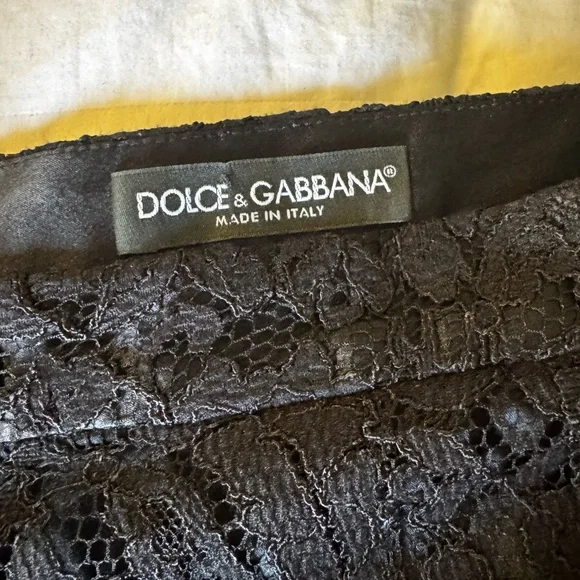 Dolce & Gabbana Elegant Black Lace Pencil Skirt - Picture 3 of 4